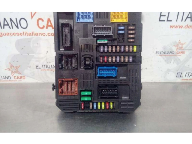 Блок предохранителей 983079058000, 983079058000   Peugeot Expert    