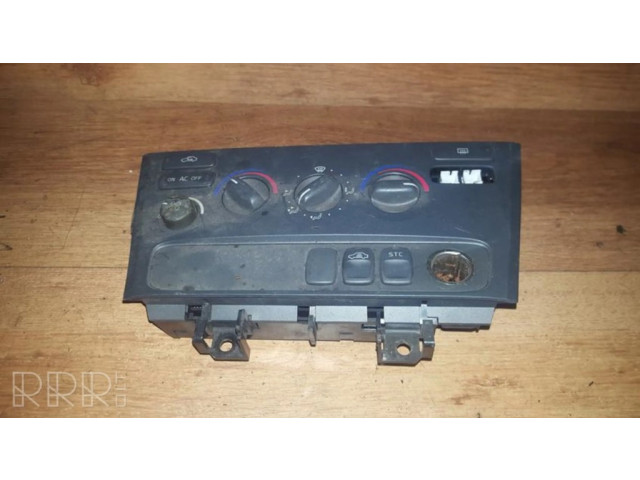 Блок управления климат-контролем 8682928, 02w09e Volvo S60