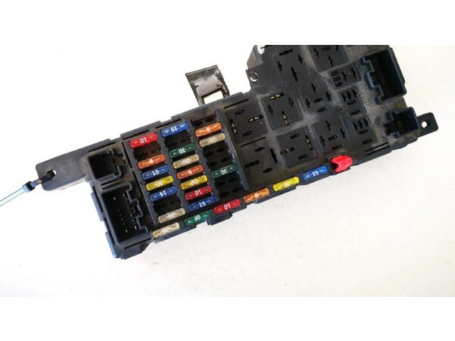 Блок предохранителей 518323217, 8651187 Volvo S60