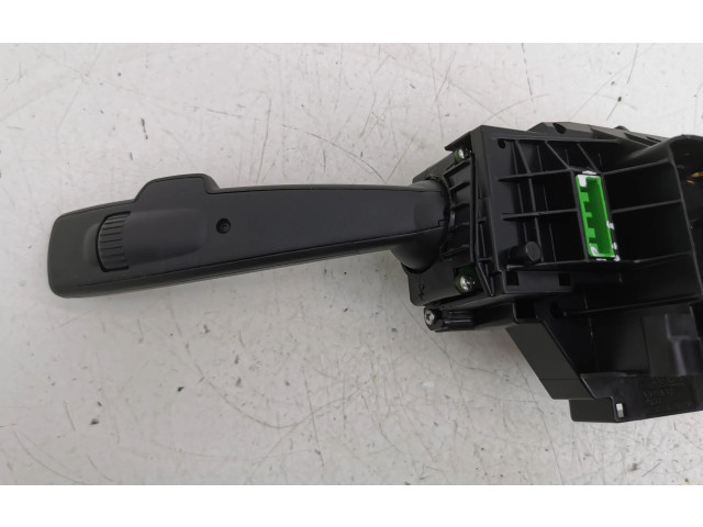 Ручка стеклоочистителей 17D770   Volvo V50