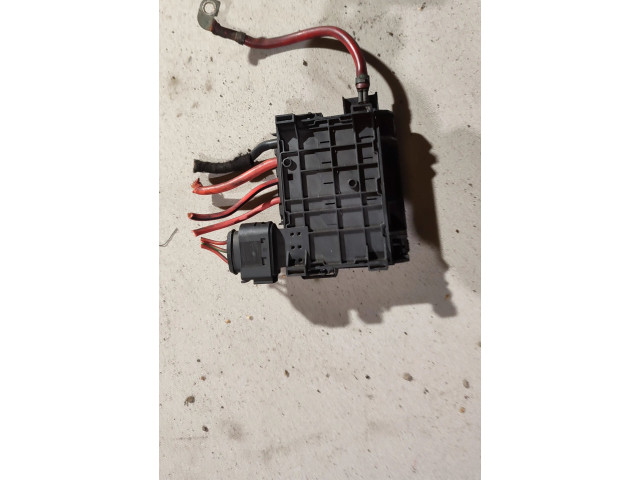 Блок предохранителей 1J0937550 Skoda Octavia Mk1 (1U)