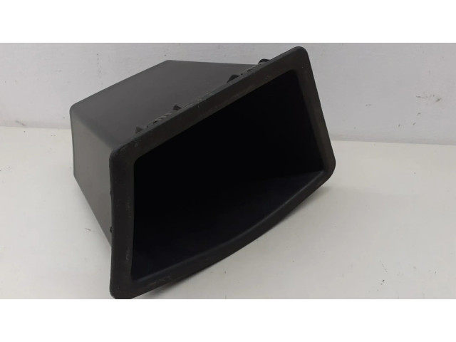 Задняя крышка (багажника)