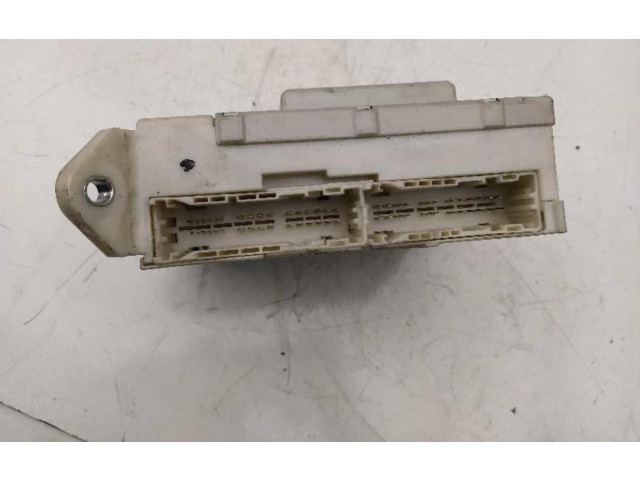 Блок предохранителей 8273053020   Lexus IS 200-300    