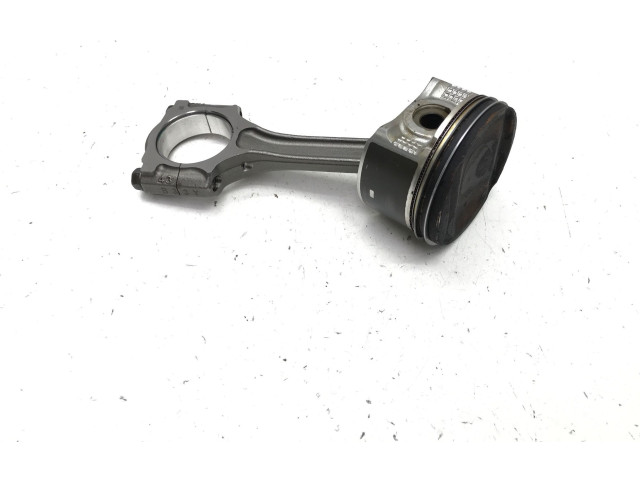 Píst Nissan Note (E12)