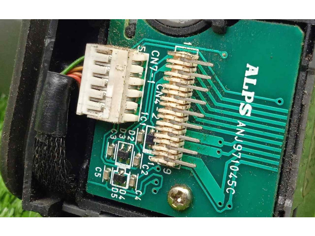 Ручка стеклоочистителей 9452387   Volvo S80