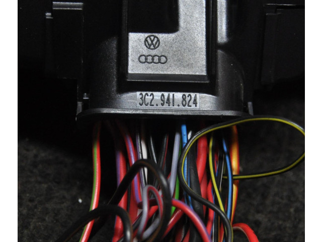 Блок предохранителей 3C2941824 Volkswagen PASSAT B6