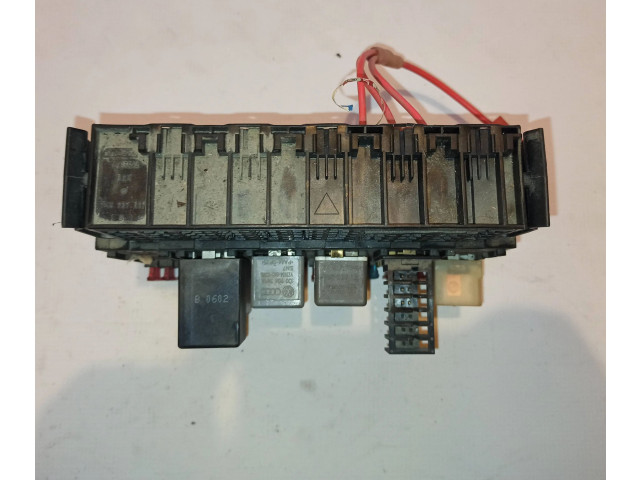 Блок предохранителей  357937039, 7d0937517   Volkswagen Transporter - Caravelle T4    
