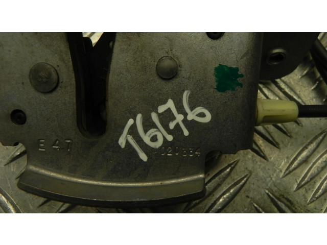 Zámek zadních dveří 020334, T6176 Dodge Caravan 2015