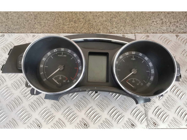 Панель приборов 3T2920940D   Skoda Superb B6 (3T)       