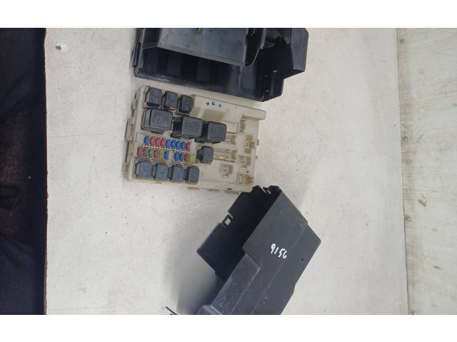 Pojistková skříňka 7154708230, 284B97Y000 Nissan Murano Z50 2006