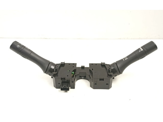 Ручка стеклоочистителей 255604KH1A Nissan Navara D23