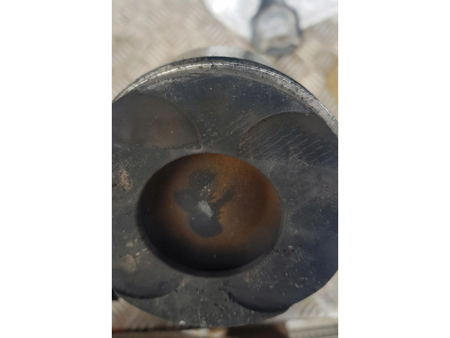 Píst Mercedes-Benz E W211