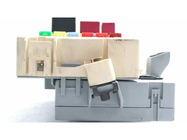 Блок предохранителей 60681000 Alfa Romeo 166