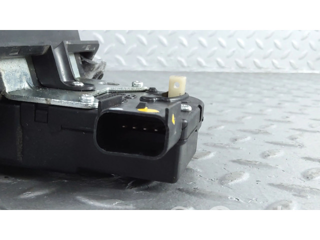 Zámek zadních dveří 812303Z000   Hyundai i40 2014