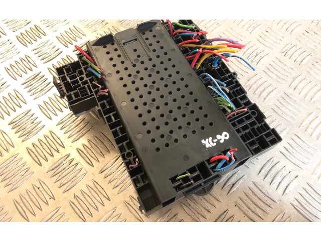 Блок предохранителей 30657428, 03W063 Volvo XC90