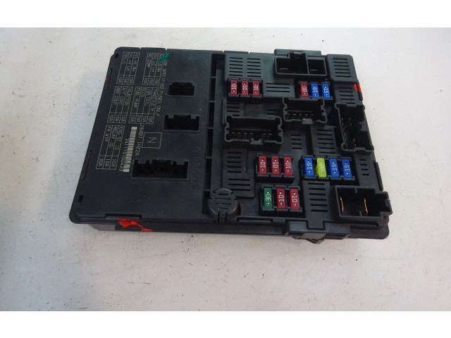 Pojistková skříňka Řídící jednotka BSM 284B71HZ2A Nissan Micra C+C 2012