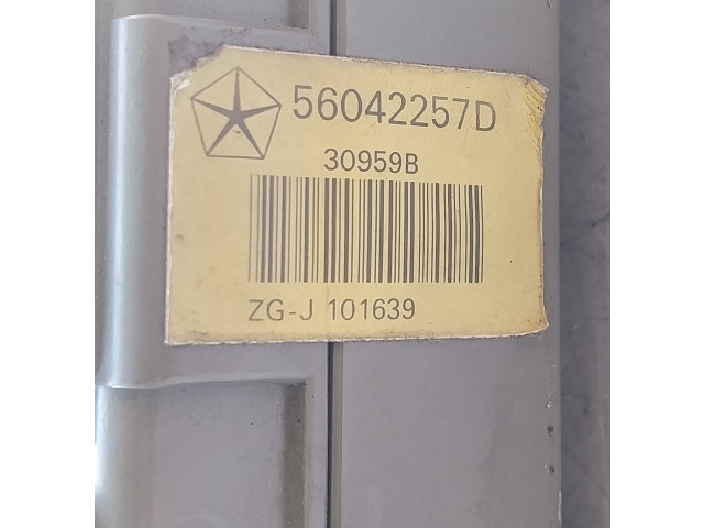 Блок предохранителей 6810205, 6810111 Jeep Grand Cherokee