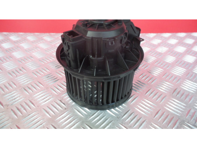 Вентилятор печки VP8E2H-18456-AA Ford Fiesta