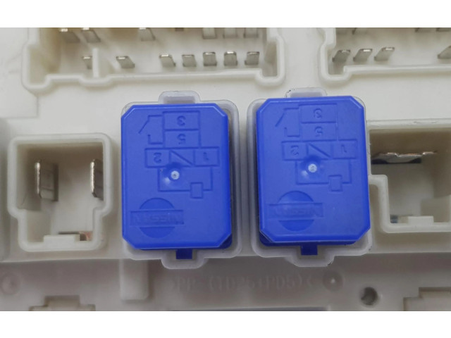 Блок предохранителей 243503FY0A   Infiniti FX    