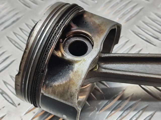 Поршень (поршни)    Jaguar XJ X351 3.0  для двигателя AJ 126