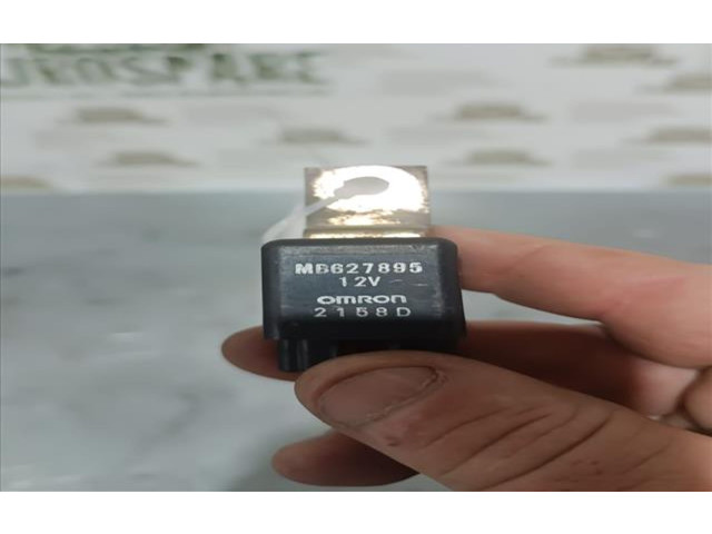 Блок предохранителей MB627895 Mitsubishi L200