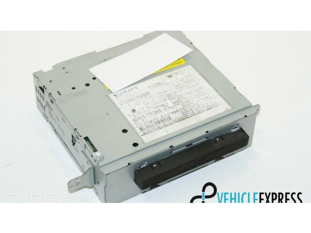 Радио/ проигрыватель CD/DVD / навигация