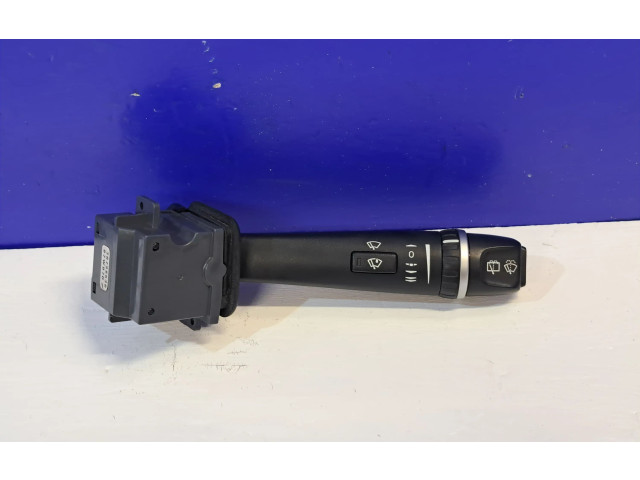 Ручка стеклоочистителей 30798530   Volvo V70