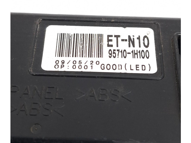 Дисплей    957101H100, 95710-1H100   KIA Ceed