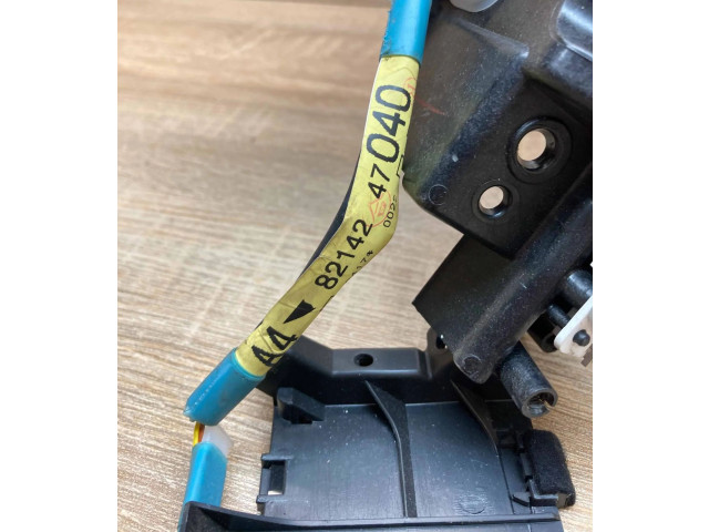 Přístrojová deska Toyota Prius (XW20) 2003 8380047311A, 8214247040