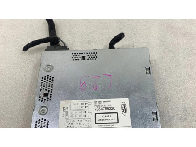 Радио/ проигрыватель CD/DVD / навигация