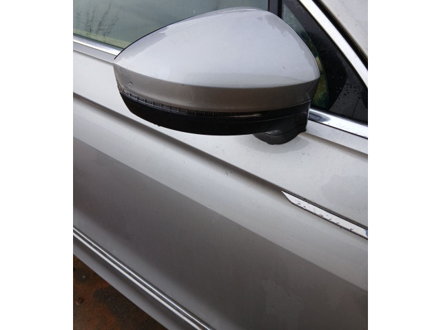 Zpětné zrcátko Volkswagen Tiguan 2019 abatible, concamara