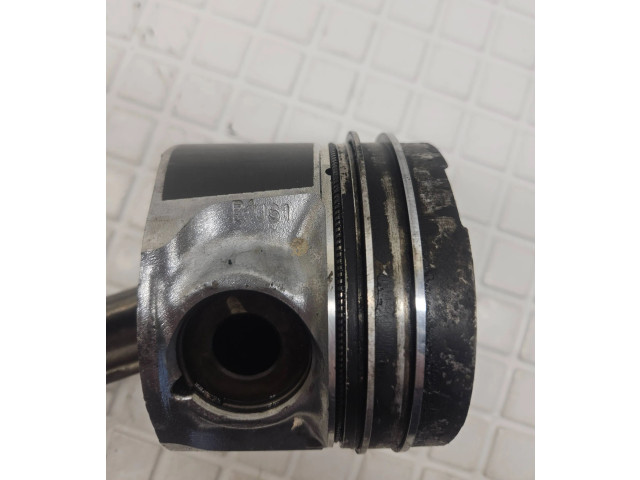 Píst R1US1 Toyota Avensis T250