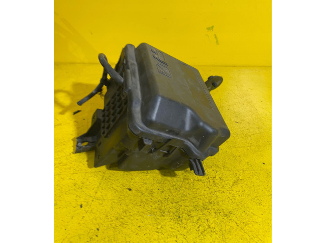 Блок предохранителей RZ3R10P3K2 Peugeot 2008 I