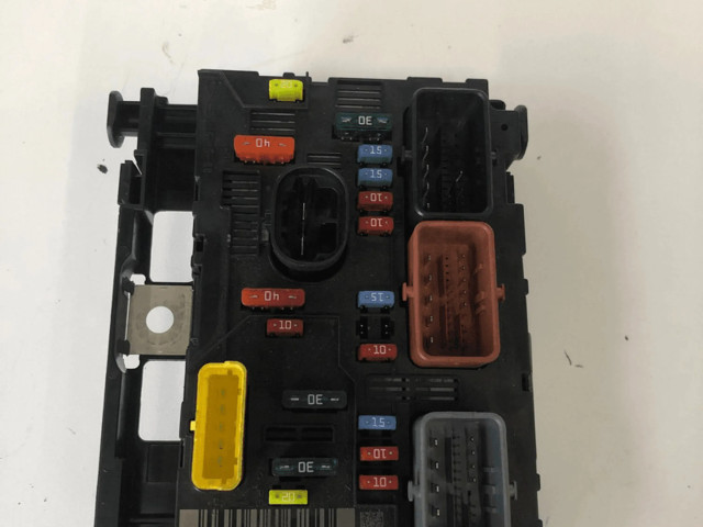 Блок предохранителей 921011C500   Hyundai Getz    