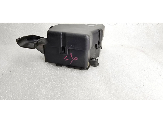 Блок предохранителей  8D1941824   Skoda Octavia Mk1 (1U)    