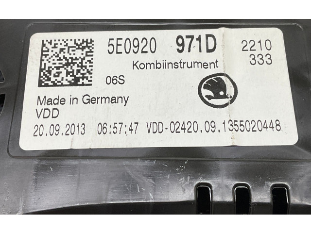 Панель приборов 5E0920971D Skoda Octavia Mk3 (5E)