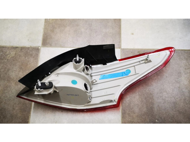 Задний фонарь левый сзади     Ford Focus ST   2015-2018 года