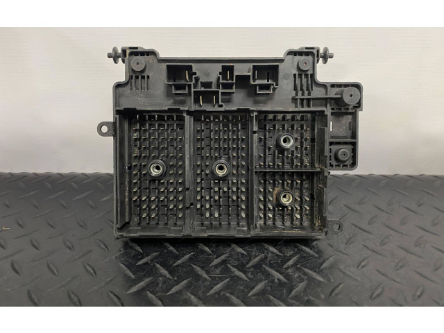   Pojistková skříňka 12193645   Cadillac Escalade 2005