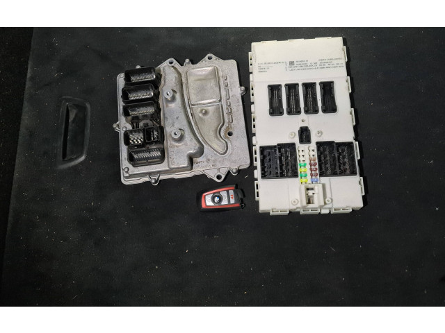 Pojistková skříňka Блок управления двигателя 8600449 BMW 3 F30 F35 F31 2013