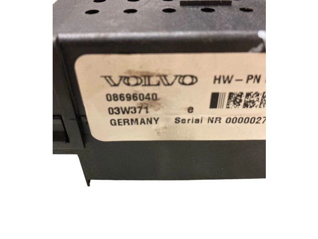 Блок предохранителей  08696040   Volvo V70    