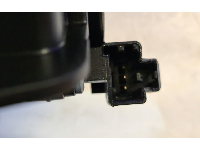 Моторчик заднего дворника 0390201256, 31349380    Volvo XC90