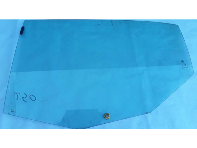 Основное стекло задних дверей