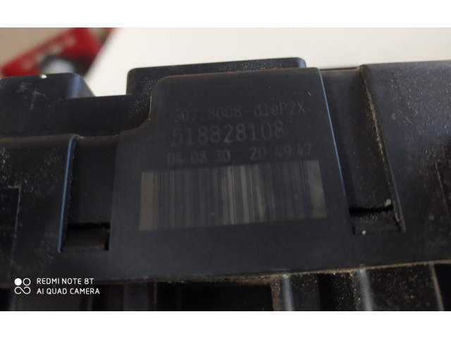   Pojistková skříňka 30728008, 518828108   Volvo XC90 2005