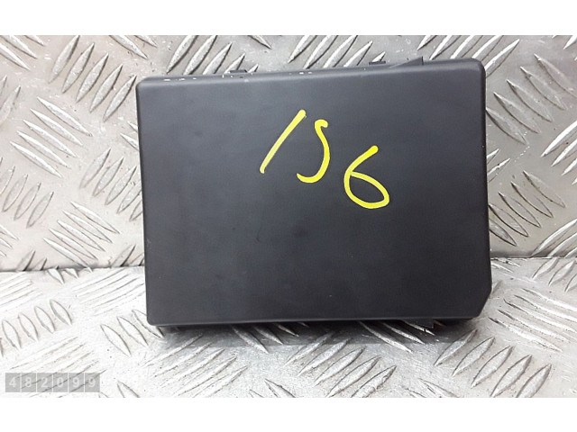 Pojistková skříňka 284b71965r Renault Sandero II 2023