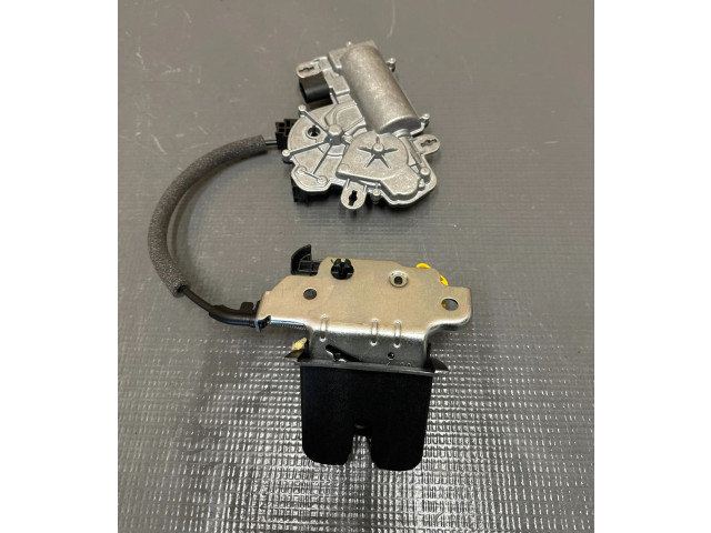 Zámek zadních dveří 3G0827887B Volkswagen Arteon Shooting Brake 2021