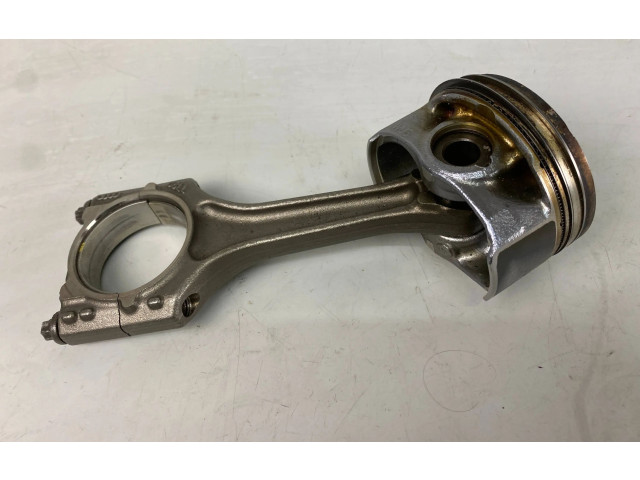 Píst 02606LJ1, 4202606LJ1 Audi A3 S3 8V DNUE