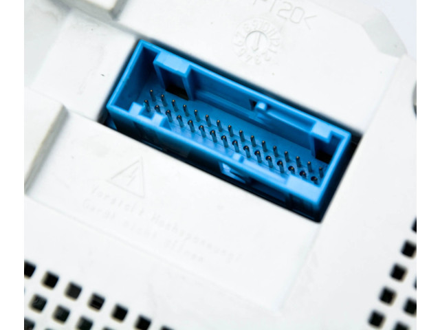 Панель приборов 3D0920880J   Volkswagen Phaeton       