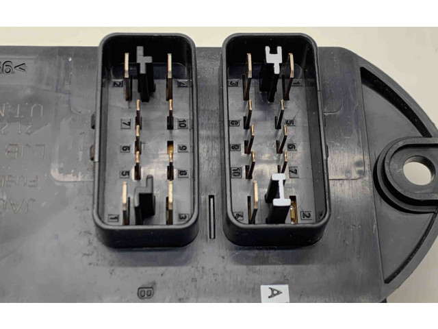 Блок предохранителей 518215009, LJB2800AA Jaguar XK8 - XKR