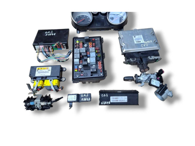 Комплект блоков управления 55591495   Opel Astra J