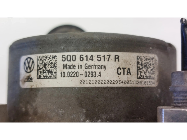 Блок АБС 5Q0907379S, 5Q0614517R Volkswagen Golf VII 2013-2019 года